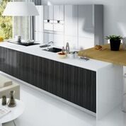 Black and White kitchen design by Lioher
