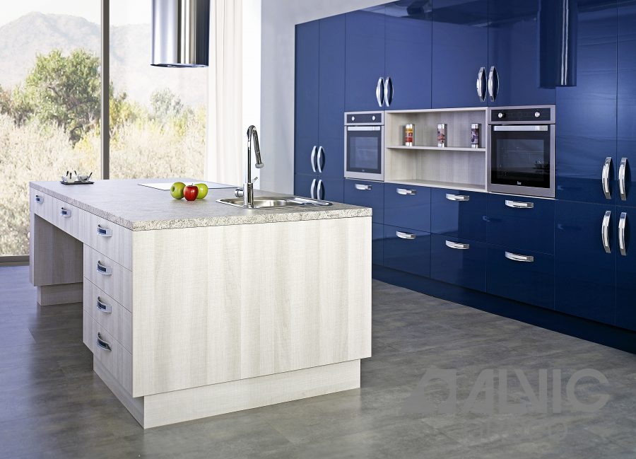 luxe pearl effect in Cobalt Blue