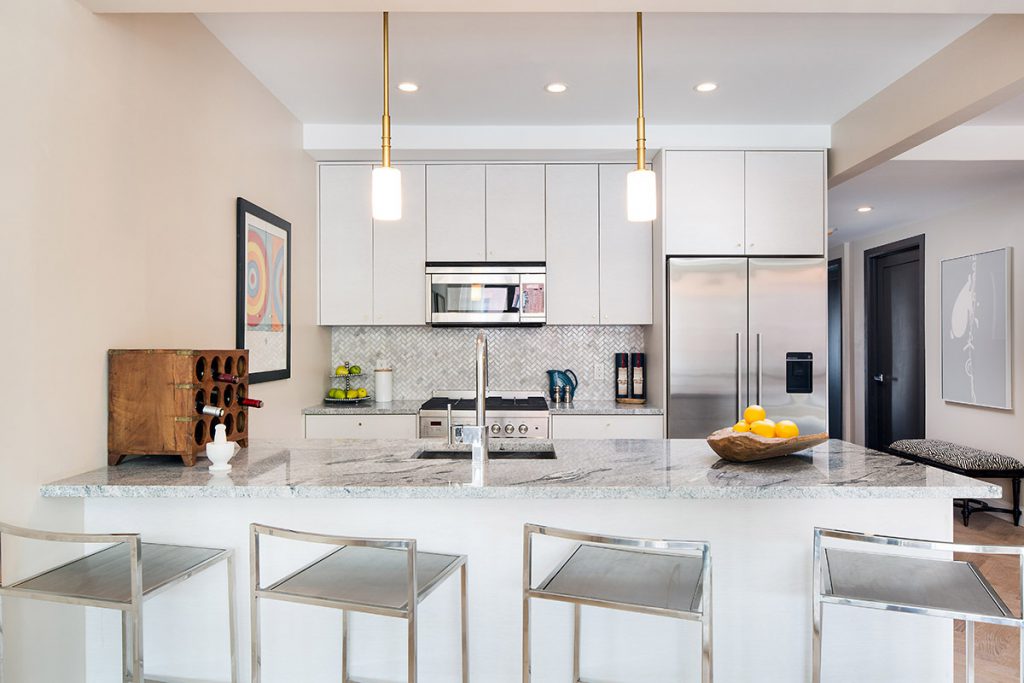 Modern Kitchen by Williamsburg Kitchens using Lioher products
