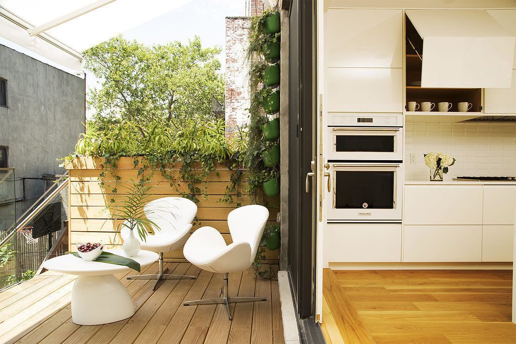 Modern Kitchen by Williamsburg Kitchens using Lioher products