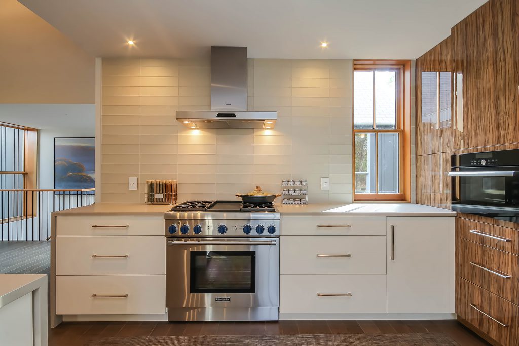 Italian Modern Kitchen using Luxe. Designed by Trukitchens. Pictures by Toby Blom